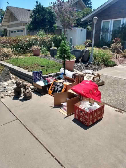 Photo of free Christmas and Halloween decor (Riverbank/Oakdale Rd) #1
