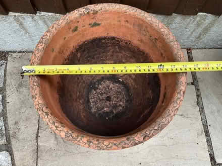 Photo of free Large Terracotta Flower Pot (Hertford SG14) #4