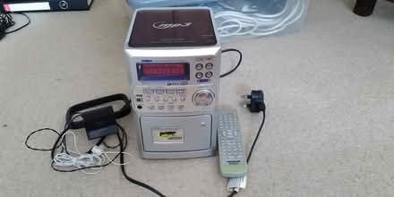 Photo of free Hifi + cables (ADSL/phone/ethernet) (Tulse Hill SW16) #1