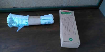 Photo of free Kitchen: table mats, salad shaker (Tulse Hill SW16) #4