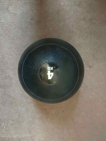 Photo of free 4kg medicine ball (Milton PO4) #1