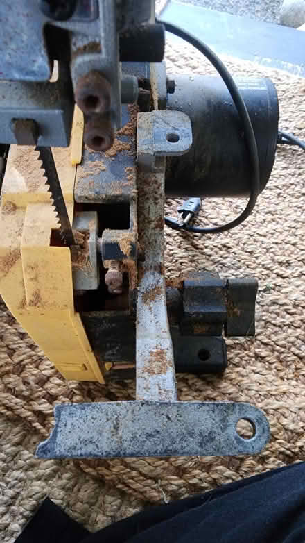 Photo of free 9" light duty band saw (Maple Leaf) #3