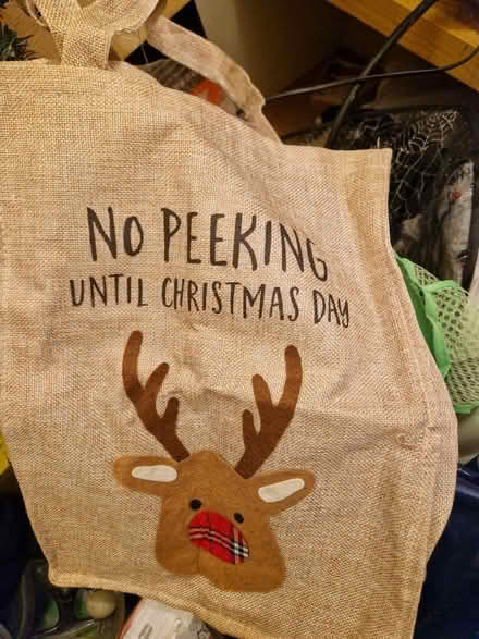 Photo of free Kids Xmas present bag (Wigmore HR6) #1