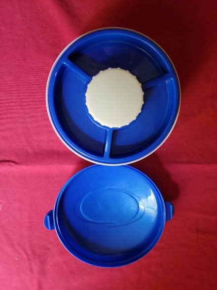 Photo of free Lunchware w/ ice pack (West 7th) #3