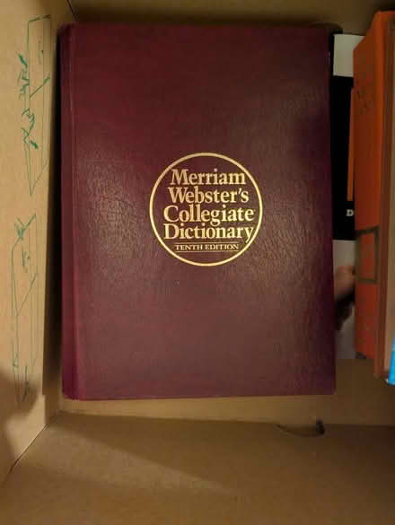 Photo of free Dictionary, writing manuals, etc (Downtown Oak Park) #1