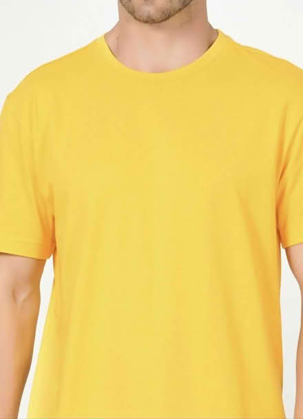 Photo of Yellow T-shirt Men's size (Oshawa) #1