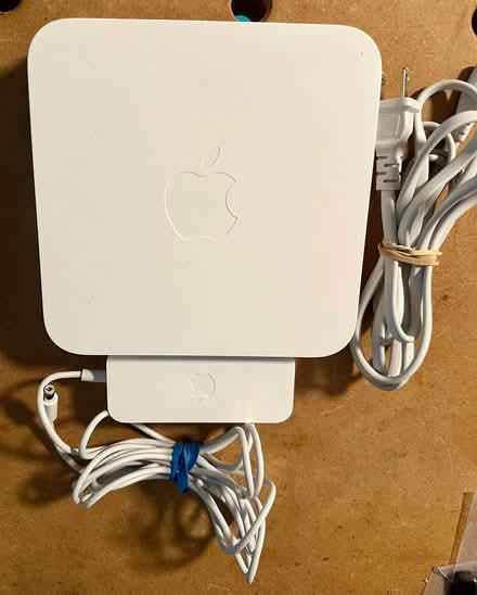 Photo of free Apple Airport Extreme Router (Deanza Oaks) #1