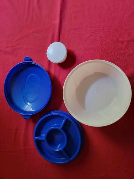 Photo of free Lunchware w/ ice pack (West 7th) #1