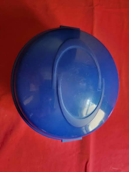 Photo of free Lunchware w/ ice pack (West 7th) #2
