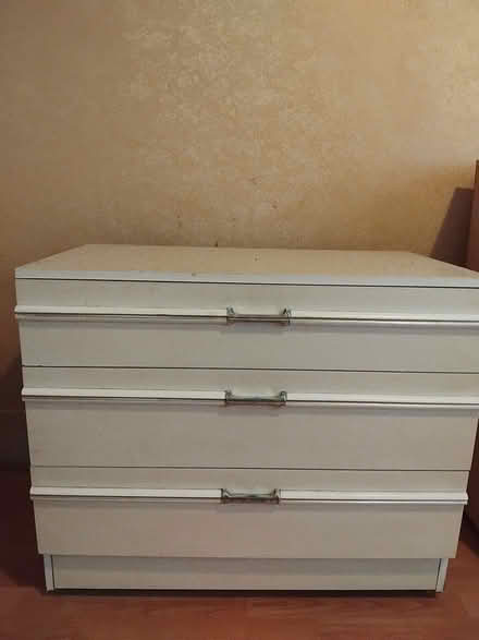 Photo of free Wardrobe and 2 chest of draws (Tooting sw17) #2