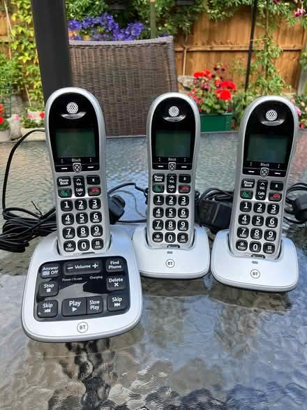 Photo of free BT 4600 answer phone and Handsets (Carshalton) #1