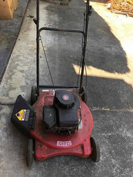 Photo of free MTD gas lawn mower (Dilworth - west San Jose) #1