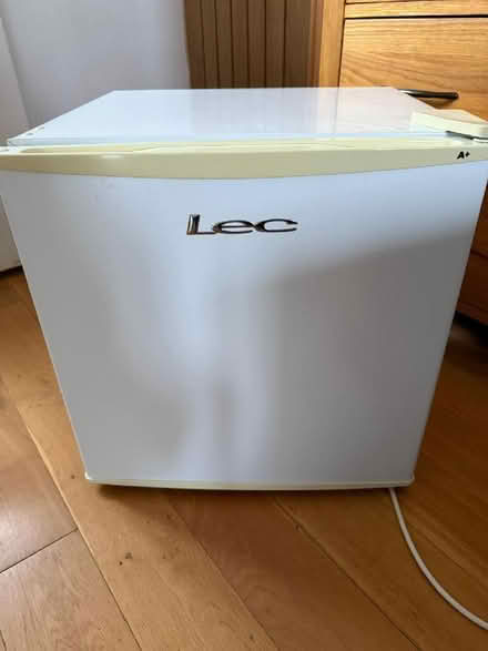 Photo of free Countertop Fridge (Kendal LA9) #1