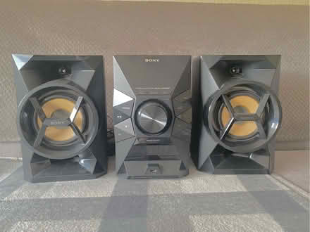 Photo of free Sony Hi Fi (Bradenstoke SN15) #1