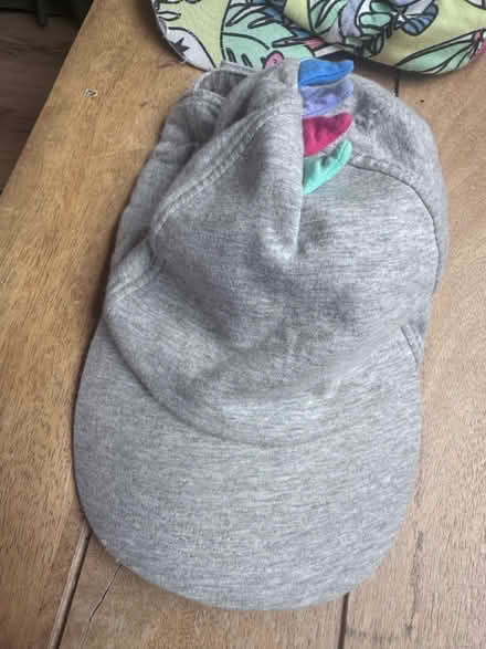 Photo of free X2 children’s caps (Carnforth LA5) #1