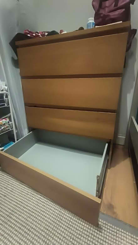 Photo of free Chest of drawers (SW11) #1