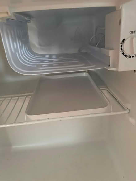 Photo of free Countertop Fridge (Kendal LA9) #4