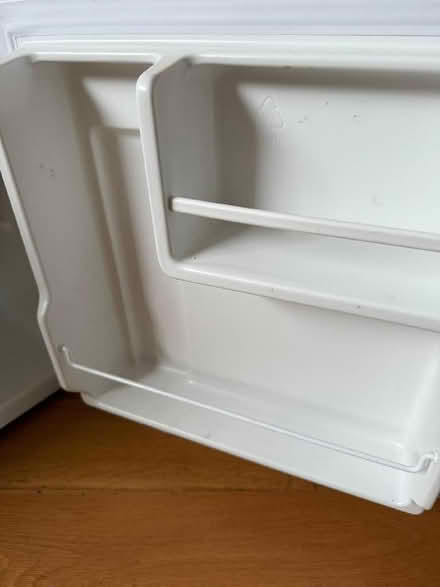 Photo of free Countertop Fridge (Kendal LA9) #3