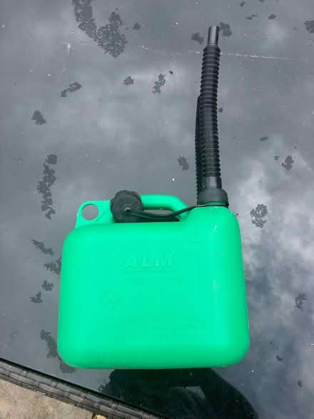 Photo of free 5l petrol can (NN14) #1