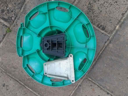 Photo of free Wall mounted Hozelock hose reel (GU51) #2