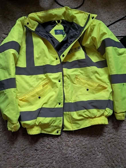 Photo of free Hi viz jacket, medium (Rochester ME1) #1