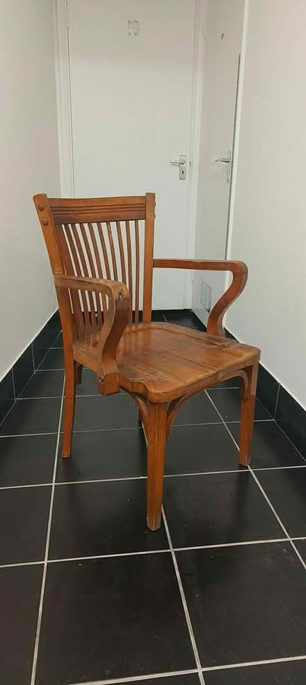 Photo of free Antique decorative chair (Church Street NW8) #1