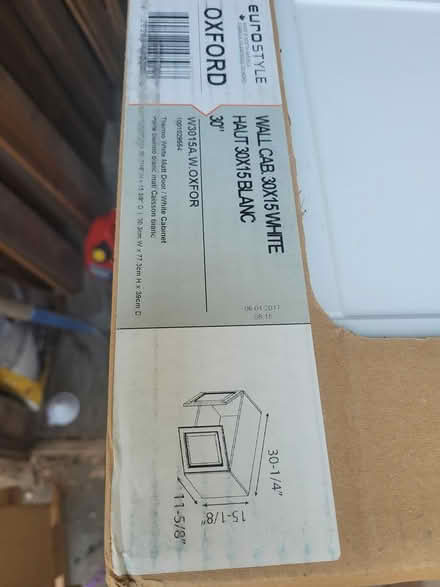 Photo of free White kitchen cabinets (Streetsville area) #3