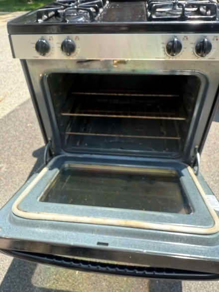 Photo of free GE Gas Range (Mundelein IL) #1