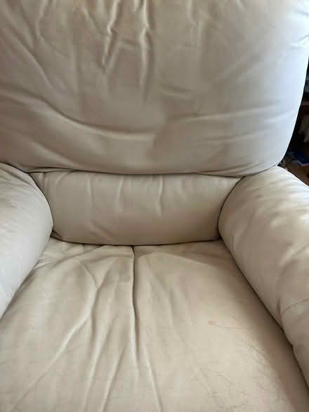 Photo of free Recliner in cream leather (Gardena) #4