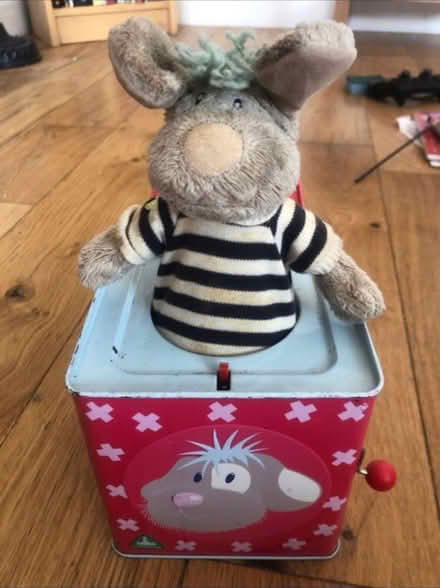 Photo of free Vintage musical Jack in a Box (Cheshunt En8) #3