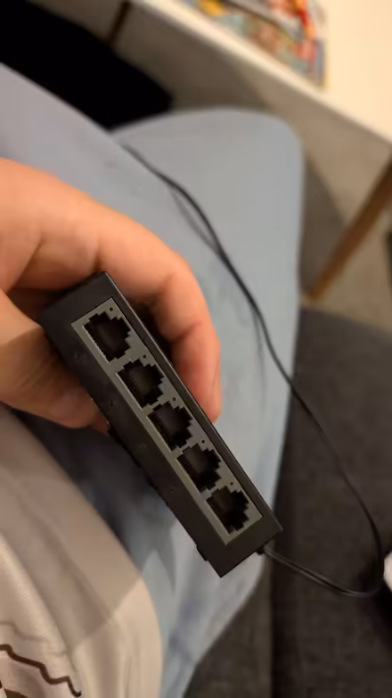 Photo of free 5 port Ethernet Network Switch (Belle Vue WF1) #1