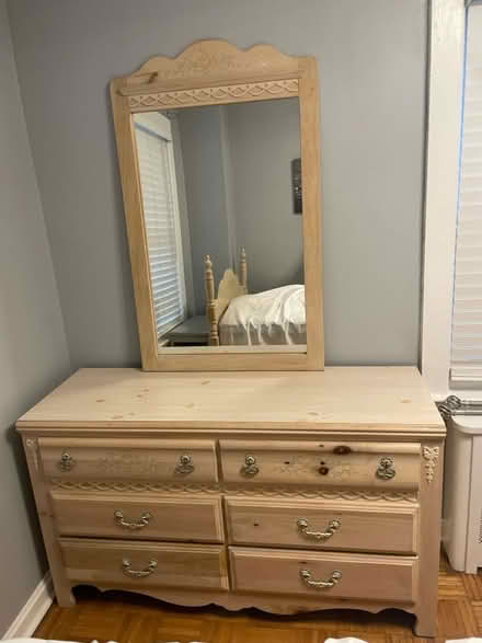 Photo of free Twin bedroom set (Near Lyndhurst High School) #1