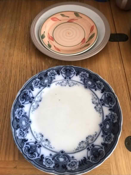 Photo of free BROKEN Plates (Cheshunt En8) #1
