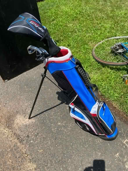 Photo of free Youth Top Flite Junior golf clubs (Fanwood) #1