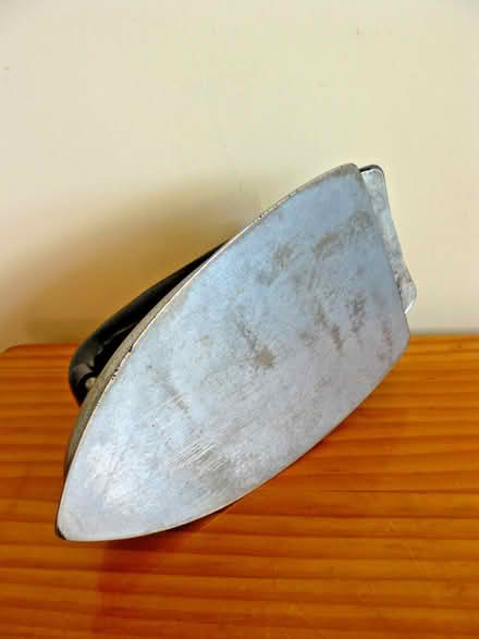 Photo of free Vintage Clothes Iron (Garston, WD25) #4