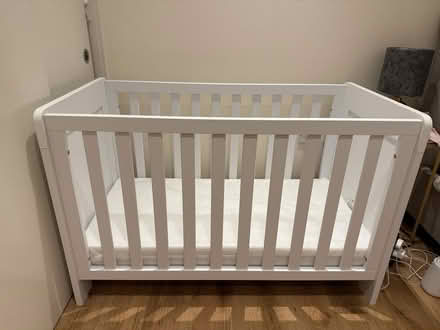 Photo of free Baby crib and mattress (Pimlico SW1W) #1
