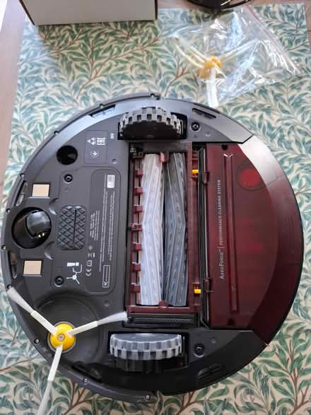 Photo of free iRobot Roomba 900 series (Blairgowrie PH10) #2