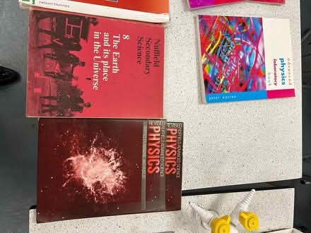 Photo of free Physics books “vintage” (old) (SG4 hitchin) #3