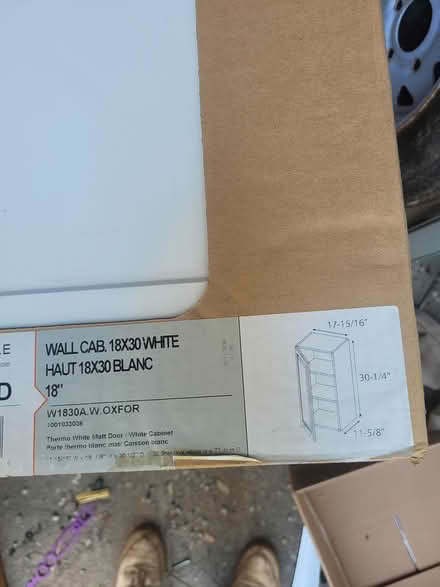 Photo of free White kitchen cabinets (Streetsville area) #4