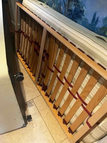 Photo of free Single divan bed (Binfield RG42) #2