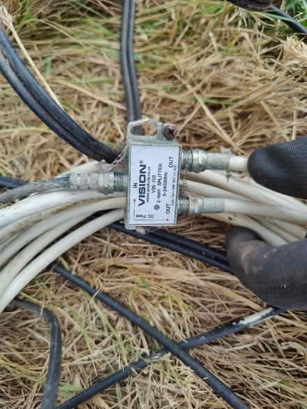 Photo of free TV / Coax cable and splitter (Abertillery NP13) #2