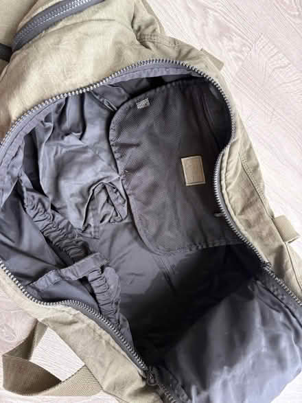 Photo of free Holdall with wheels (Datchet - SL3) #2