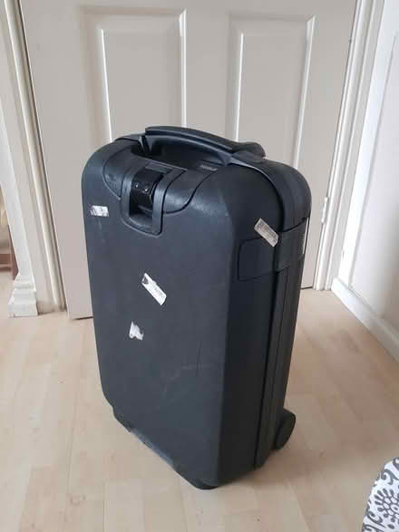 Photo of free Hard shell Samsonite suitcase (Sheffield 2) #2