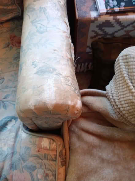 Photo of free Sofa & 2 armchairs (Wistaston CW2) #3