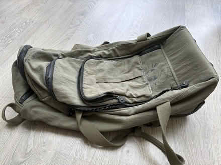 Photo of free Holdall with wheels (Datchet - SL3) #3
