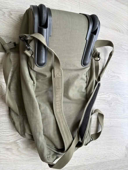 Photo of free Holdall with wheels (Datchet - SL3) #4