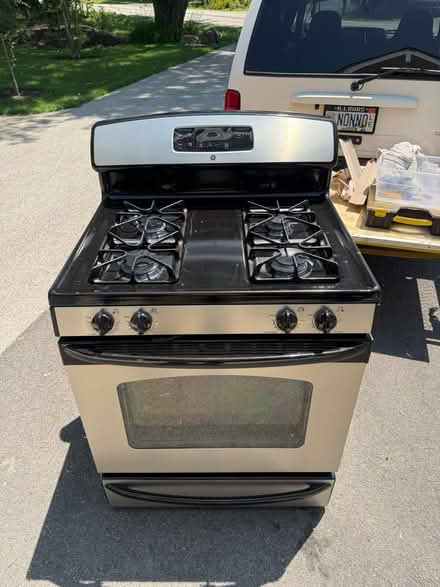 Photo of free GE Gas Range (Mundelein IL) #3