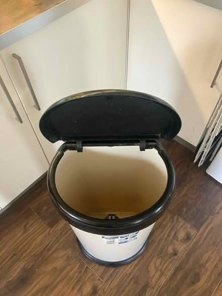 Photo of free Kitchen Bin (Camberwell) #4