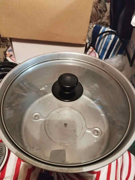 Photo of free Large slow cooker base and lid. (Weybridge KT13) #2