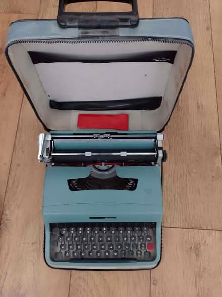 Photo of free Manual typewriters - can't guarantee in working order (Wellingborough NN8) #3